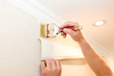 Pose de papier peint à l'Albenc — revêtements muraux et toiles de verre